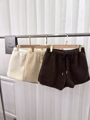[熱賣加開預購]柔軟羊羔毛短褲/3色