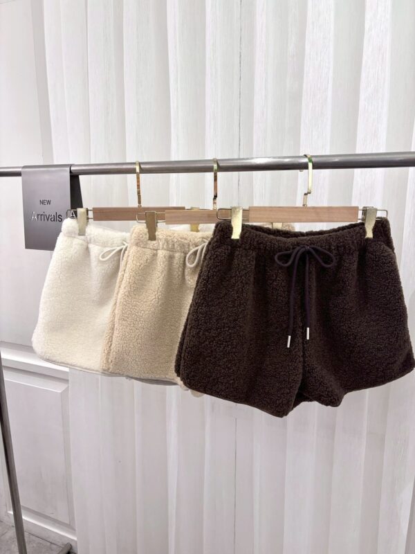 [熱賣加開預購]柔軟羊羔毛短褲/3色