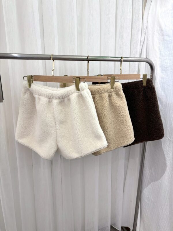 [熱賣加開預購]柔軟羊羔毛短褲/3色