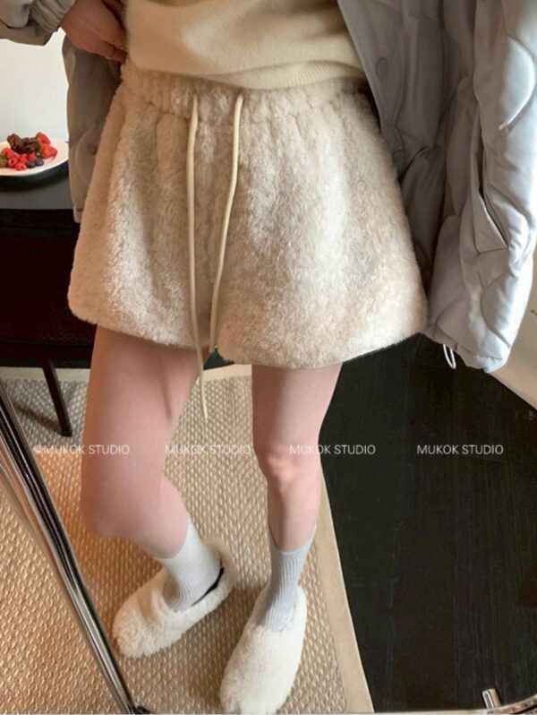 [熱賣加開預購]柔軟羊羔毛短褲/3色